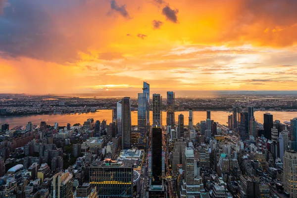 Een Ongelooflijk Kleurrijke Zonsondergang Tijdens Regenachtige Storm Hudson Yards New — Stockfoto