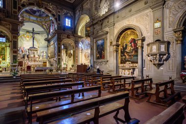 Floransa, İtalya, Ekim 2021 - Ognissanti 'deki Chiesa di San Salvatore' un İçi