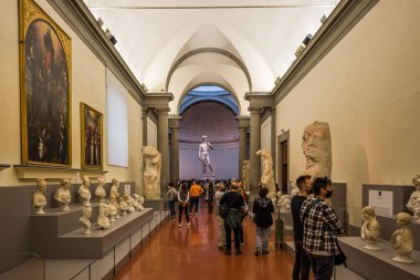 Floransa, İtalya, Ekim 2021 - Accademia galerisindeki Michelangelo 'nun Davut heykeli