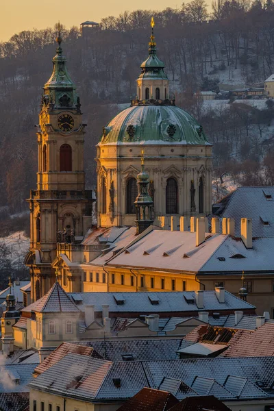 Mala Strana Igreja São Nicolau Cidade Velha Praga Coberta Neve — Fotografia de Stock