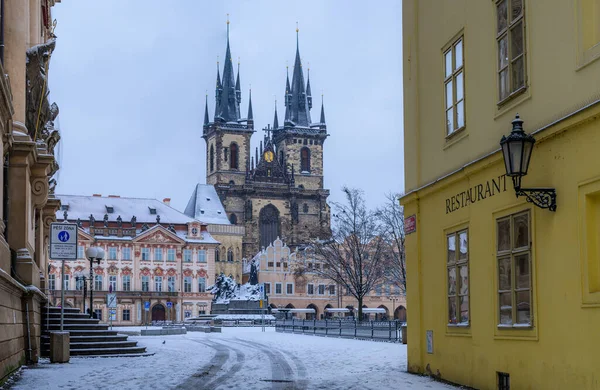 Prag Daki Eski Kasaba Meydanında Staromstsk Nmst Kışın Erken Saatlerinde — Stok fotoğraf