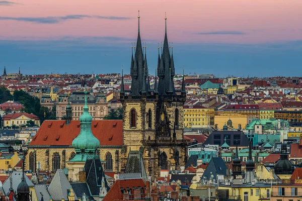 Prag Alacakaranlıkta Meryem Kilisesi — Stok fotoğraf