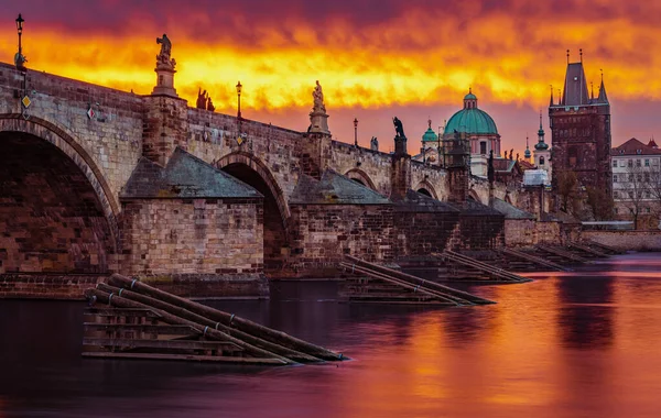 Красочный Рассвет Карловом Мосту Праге — стоковое фото