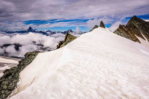 Гори Волліс Альпи Альалалалінхорнського Саміту Rimpfischhorn Matterhorn Mont Blanc Відстані — стокове фото