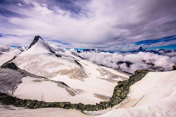 Гори Волліс Альпи Альалалалінхорнського Саміту Rimpfischhorn Matterhorn Mont Blanc Відстані — стокове фото