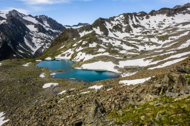 Stubai Alplerinde bir Alp Gölü Rinnensee. 