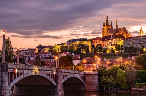 Prag Şatosu Manesuv Çoğu Manes Köprüsü Prag Daki Vltava Nehri — Stok fotoğraf
