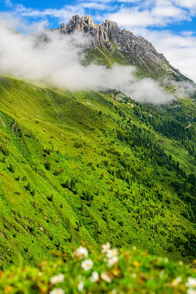 Elferspitze 2505M Nelle Alpi Dello Stubai Austria Tra Nuvole — Foto Stock