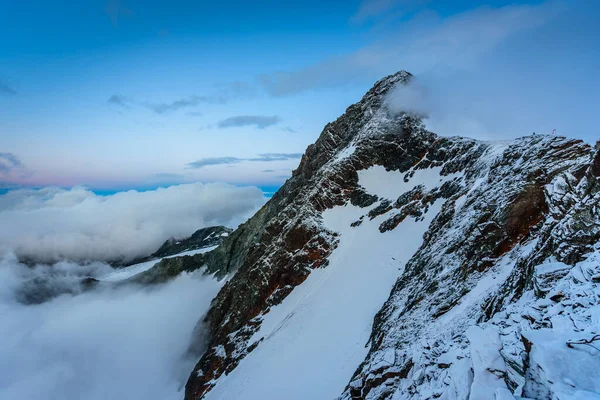 在夏末的黎明时分 奥地利最高的高山格罗斯克纳山 — 图库照片