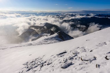 Hohe Tauern Ulusal Parkı 'ndaki Grossglockner buzulu.