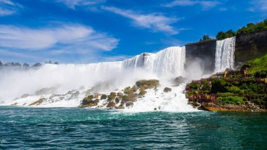 Amerika-Kanada şelalelerinde güçlü akıntılar Niagara Şelaleleri. 