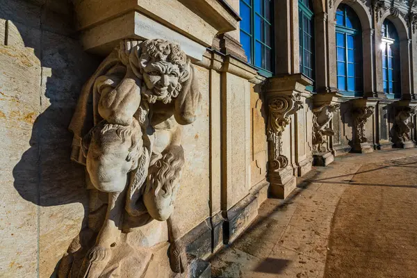 Soğuk Bir Kış Gününde Dresden Deki Barok Saray Kompleksi Zwinger Telifsiz Stok Imajlar