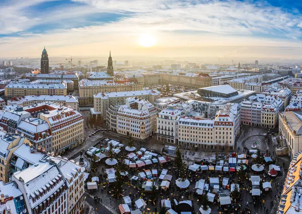 Dresden Deki Noel Pazarlarının Hava Manzarası Öğleden Sonra Geç Saatlerde Telifsiz Stok Fotoğraflar