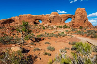 Utah, Moab yakınlarındaki Arches Ulusal Parkı 'nın kuzey güney bölümü..