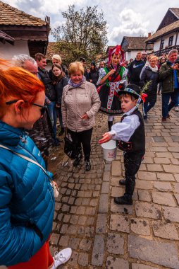 Holloko, Macaristan, 18 Haziran 2022 - UNESCO Dünya Mirası Sitesi Holloko 'da düzenlenen geleneksel Holloko Paskalya Festivali