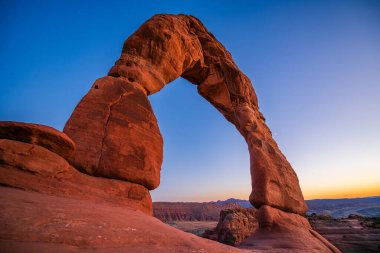 Narin Kemer - Utah 'taki Arches Ulusal Parkı' nın en ünlü simgesi..