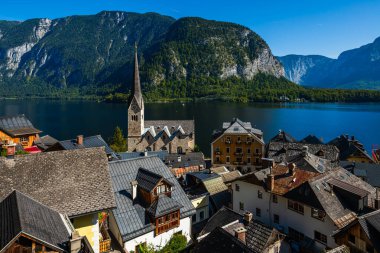 UNESCO dünya mirası sitesi Hallstatt by the Hallstatter Sabahın erken saatlerinde Avusturya.