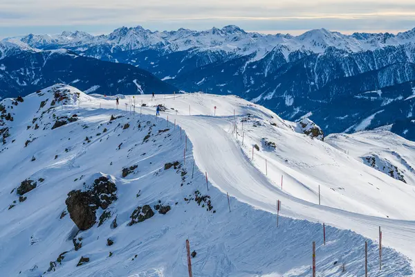 Avustralya-İtalya sınırındaki Sillian 'daki Hochpustertal kayak merkezi.. 