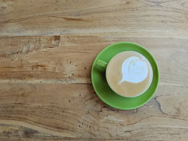 Καφές Καπουτσίνο Ξύλινο Τραπέζι Αγαπημένο Φλιτζάνι Καφέ Έννοια — Φωτογραφία Αρχείου