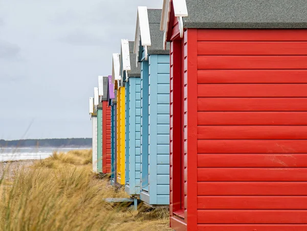 Colorate Colorate Case Mare Legno Sulla Spiaggia — Foto Stock