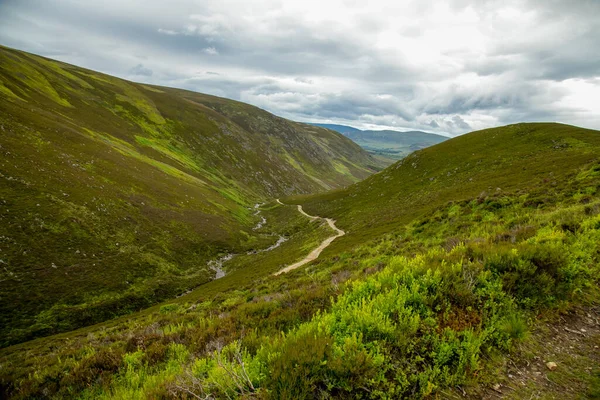 Paysage Montagneux Écossais Avec Montagnes Verdoyantes Long Chemin Dans Les — Photo