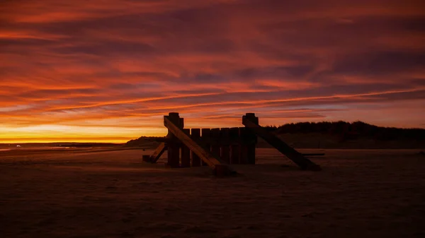 Naturskön Bild Vacker Solnedgång Himmel Och Mörkt Landskap — Stockfoto
