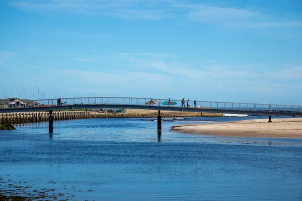 Вид Пляж Мост Ходунками Бордюрами Небом Заднем Плане — стоковое фото