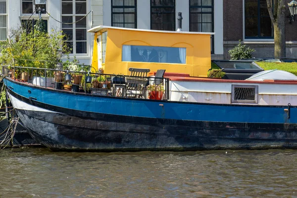 Água Canais Pontes Barcos Nos Canais Cidade Amesterdão — Fotografia de Stock