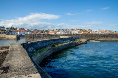 St Monan 's zigzag iskelesi, zig zag liman duvarı Fife, İskoçya