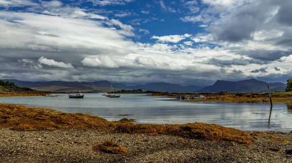 Scenic Landschap Van Een Schots Loch Het Eiland Skye Met — Stockfoto