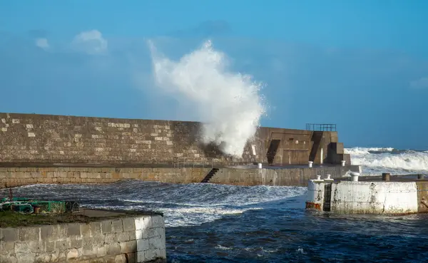 Stormigt Hav Och Stora Vågor Längs Morayshires Kust Runt Hamnen — Stockfoto