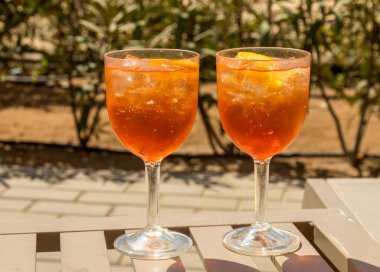 Aperol spreyi ferahlatıcı yaz kokteylleri
