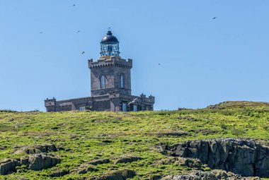 Mayıs adasındaki deniz feneri.