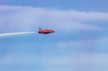Lossiemouth üzerinde kırmızı ok jeti aerodinamik ekran ekibi