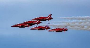 Lossiemouth üzerinde kırmızı ok jeti aerodinamik ekran ekibi