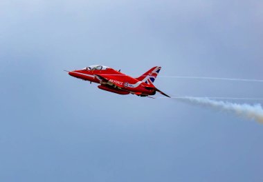 Lossiemouth üzerinde kırmızı ok jeti aerodinamik ekran ekibi