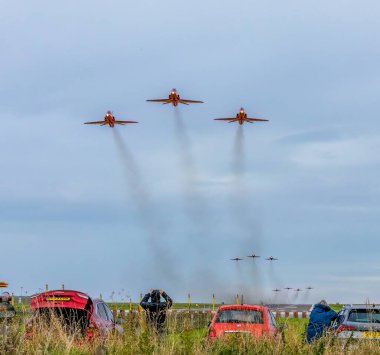 Lossiemouth üzerinde kırmızı ok jeti aerodinamik ekran ekibi