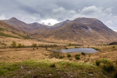 Glen Etive, İskoçya 'nın göbeğinde bir Munro olan Ben Starav' ın Dağları
