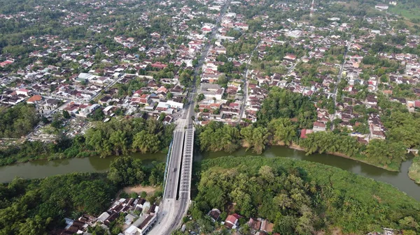 街の橋の空中からの眺め — ストック写真