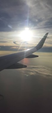 Bulutların üzerinde uç