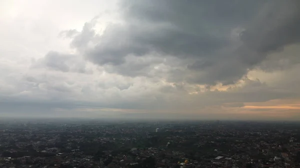 Pemandangan Udara Langit Kota Musim Hujan — Stok Foto