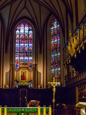 Varşova, Polonya - 14 Ağustos 2022: St. John 's Archthedral, Varşova.