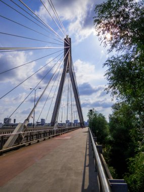 Polonya, Varşova 'daki Swietokrzyski Köprüsü manzarası