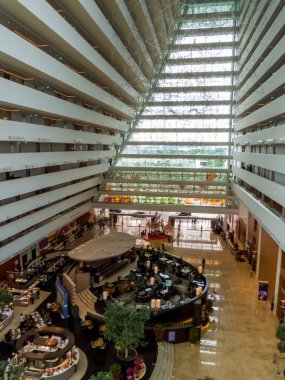 Singapur - 6 Şubat 2023: Marina Körfezi Kumları 'nın iç manzarası.