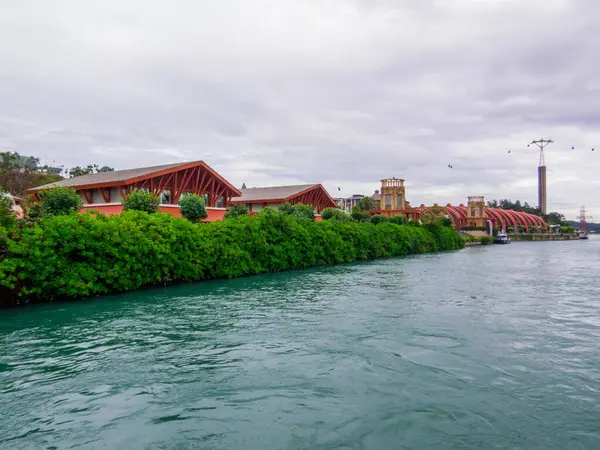 Stock image View of the Sentosa Cable Car, connecting Singapore to the Sentosa Island