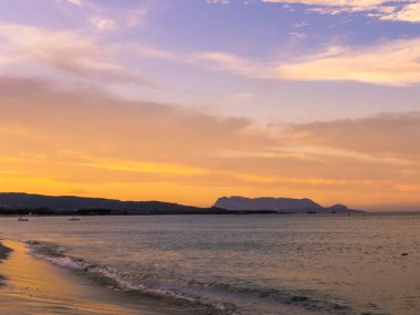 Budoni, Sardinya, İtalya 'da inanılmaz bir gün batımı