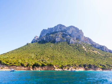 Sardinya, İtalya 'daki Tavolara Adası manzarası