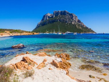 Sardinya, İtalya 'daki Tavolara Adası manzarası