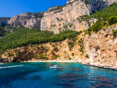 Sardunya, İtalya 'daki Orosei Körfezi' ndeki muhteşem Cala Biriala manzarası