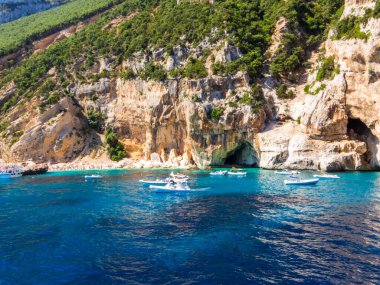 Sardunya, İtalya 'daki Orosei Körfezi' ndeki muhteşem Cala Mariolu manzarası